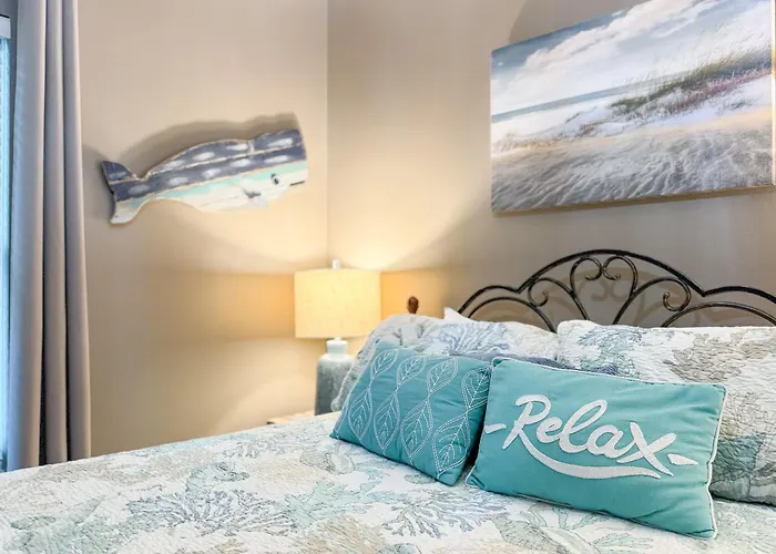 Crystal Shores West 105 Holiday home