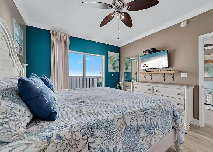 Crystal Shores West 105 Holiday home